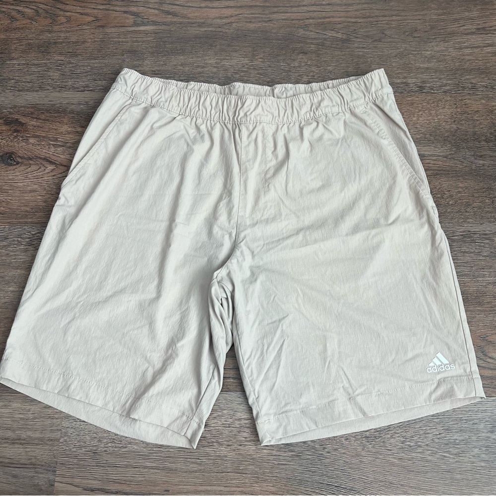 Adidas Golf Men’s Cream Performance Shorts Size Large Lightweight Stretch